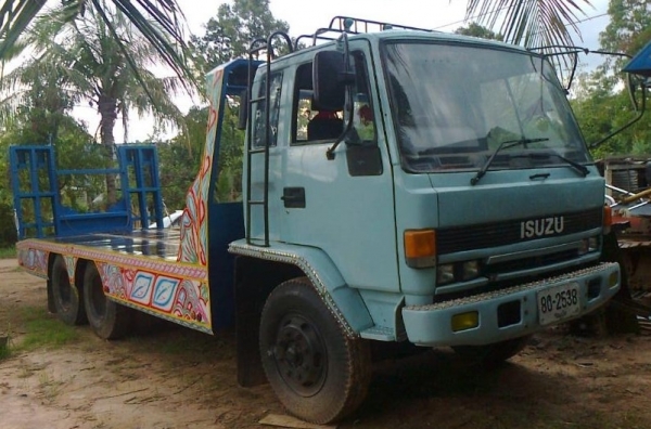 ISUZU ROCKY 175 HP 6BG1 รถหางปลาสิบล้อเพลาเดียว มีหางไฮดรอลิกส์ขึ้นรถเกี่ยวครบพร้อมใช้งาน สวยจัดทั้งภายนอกและภายในครับ เครื่องแน่นแรงดี หัวเก๋งสีบางเดิมๆภายในเก๋งคอนโซลสวยครบ พวงมาลัยเพาเวอร์ เบรคทริ๊ปฟี้ ช่วงล่างคัชซีสวยไม่บวม ยางสภาพดีพร้อมลากพร้อมบรรทุ