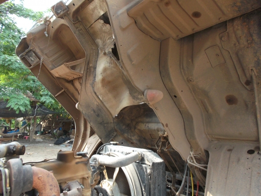 ขายด่วนรถสิบล้อหลงโบซีL7201ดรั้มเครือง6D16โบ220แรงม้า