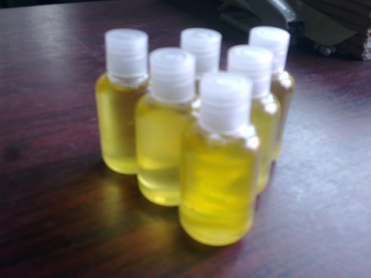 น้ำมันมะพร้าว 100 \% น้ำมันมะพร้าว 100 \%