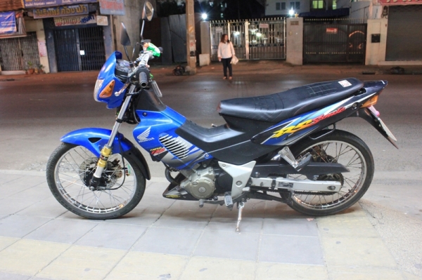 ขาย โซนิค  สภาพ95\%  ราคา 13000 โทร 0878784891