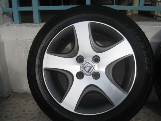ขายล้อแม็ก Honda civic  5ก้าน 15"x6" et 45 4รู100 + ยางปี 11 (081-3747940)