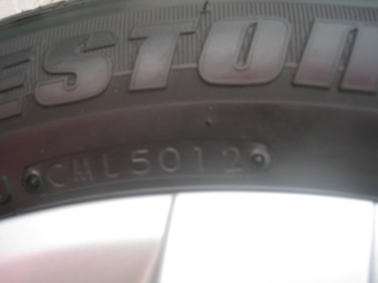 ขายกะทะล้อ suzuki swif 175/65r15 4รู100 +ยางปี12และ13 มี3ชุด(081-3747940)