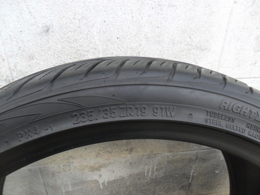ยาง 235/35ZR19 สวยๆ 1 คู่
