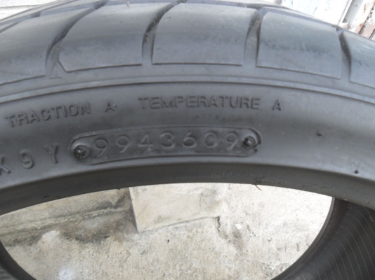 ยาง 235/35ZR19 สวยๆ 1 คู่