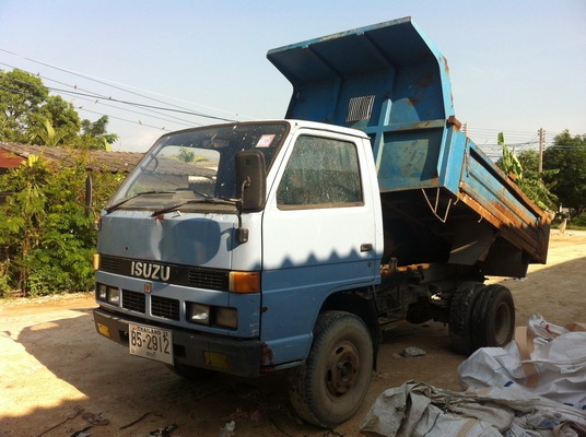 ขายรถดัมพ์ ISUZU ELF 6 ล้อเล็ก จองแล้วมัดจำไว้ ขายรถดัมพ์ ISUZU ELF 6 ล้อเล็ก จองแล้วมัดจำไว้
