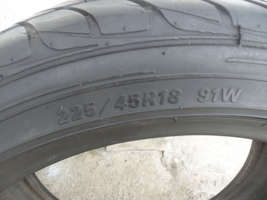 ยาง 225/45R18 สวยๆ 1 คู่