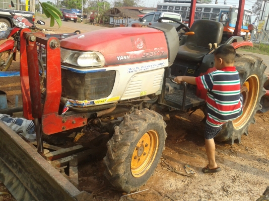 YANMAR รถไถ35 แรง ใบดัน ผาน5 โรตารี่ รถอยุ่นครพนมคับ