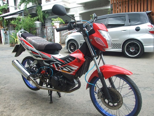 ขายโซนิคแปลงตัวใหม่สตาร์ทมือสภาพสวย ขายโซนิคแปลงตัวใหม่สตาร์ทมือสภาพสวย