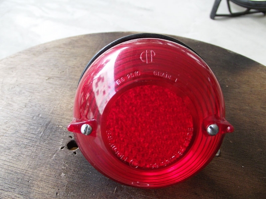 ขายไฟท้ายสวยๆหลายแบบแนว สงครามก็มี old ก็มี bobก็มี lucas eng ก็มีลองดูครับเพื่อนำไปใช้ได้มีรูปครับ