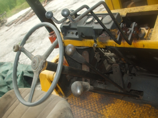 ขายตามสภาพเครื่องหลวมอย่างเดียวอุปกรณ์ครบไม่มีเวลาทำTCM รุ่น1 น้ำหนัก5ตัน เสาสูง3เมตร ยางล้อหน้าคุุุููุุุููุุุุููููู่