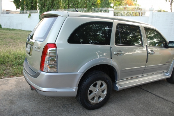 ขายรถ ครอบครัว Mu-7 สีบรอน-ทอง ราคาถูกกว่าเต๊นท์ และจัดไฟแนนท์ได้ครับ