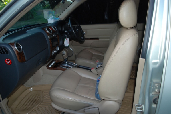 ขายรถ ครอบครัว Mu-7 สีบรอน-ทอง ราคาถูกกว่าเต๊นท์ และจัดไฟแนนท์ได้ครับ