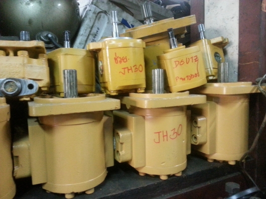 ปั๊มรถตักล้อยาง JH30 ปั๊มช่วย JH30