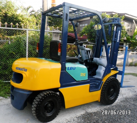 ขายรถยกโฟร์คลิฟท์ราคาถูกขนาด2.5ตันดีเชลคุณภาพดีKOMATSUรุ่นFD25-12สวย-โคราช