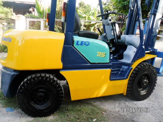 ขายรถยกโฟร์คลิฟท์ราคาถูกขนาด2.5ตันดีเชลคุณภาพดีKOMATSUรุ่นFD25-12สวย-โคราช