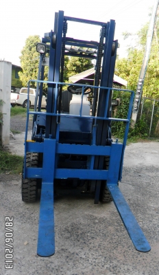 ขายรถยกโฟร์คลิฟท์ราคาถูกขนาด2.5ตันดีเชลคุณภาพดีKOMATSUรุ่นFD25-12สวย-โคราช