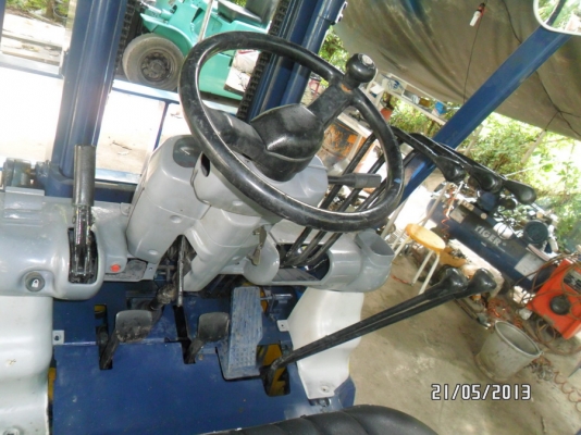 ขายรถยกโฟร์คลิฟท์ราคาถูกขนาด2.5ตันดีเชลคุณภาพดีKOMATSUรุ่นFD25-12สวย-โคราช