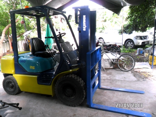 ขายรถยกโฟร์คลิฟท์ราคาถูกขนาด2.5ตันดีเชลคุณภาพดีKOMATSUรุ่นFD25-12สวย-โคราช
