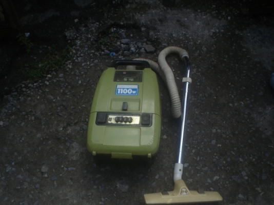 เครื่องดูดฝุ๋นสภาพใช้ได้ ขาย800บาท จัดส่งทั่วไทย 081-585-6957