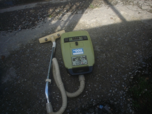 เครื่องดูดฝุ๋นสภาพใช้ได้ ขาย800บาท จัดส่งทั่วไทย 081-585-6957