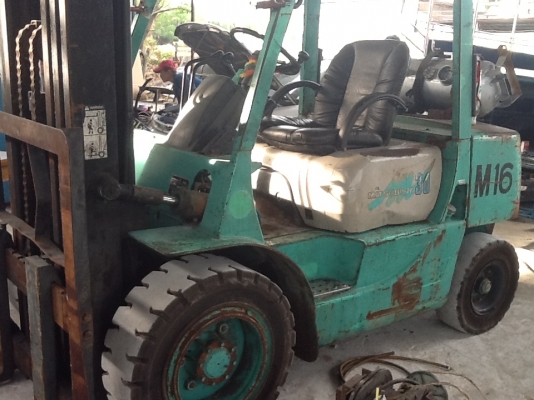 ขายถูกๆ รถยก 3 ตัน เสาสูง 5 เมตร เครื่องเบนซินติดแก๊สเรียบร้อย เกียร์ออโต้