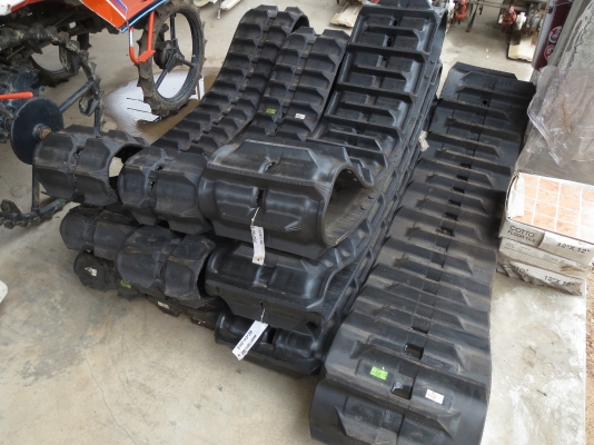 แทรครถเกี่ยวข้าว