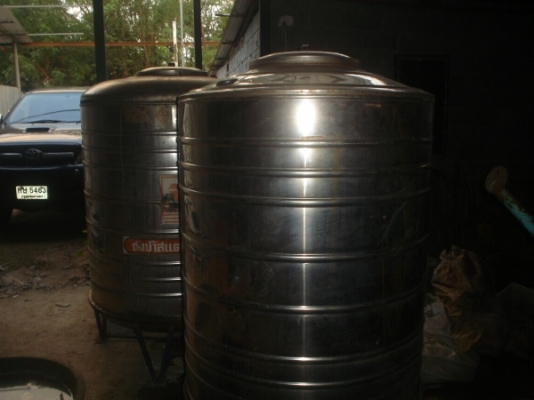 ถังน้ำแสตนเลส 2 ใบใหญ่สภาพดีที่สุด เหมาๆ 13,500บาท ขอแค่นี้