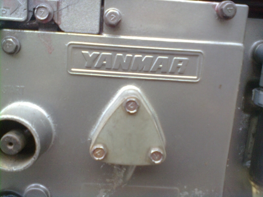 ขายรถไถเดินตามยันต์ม่าร์    10.5  แรง  โคลงบิ๊กจิ๋ว 3 เกียร์  ครับ