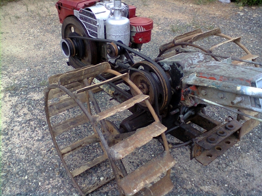 ขายรถไถเดินตามยันต์ม่าร์    10.5  แรง  โคลงบิ๊กจิ๋ว 3 เกียร์  ครับ