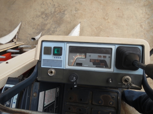 รถเกี่ยวข้าวนั่งขับ 11เเรง Yanmar Kubota รถเกี่ยวข้าวนั่งขับ 11เเรง Yanmar Kubota