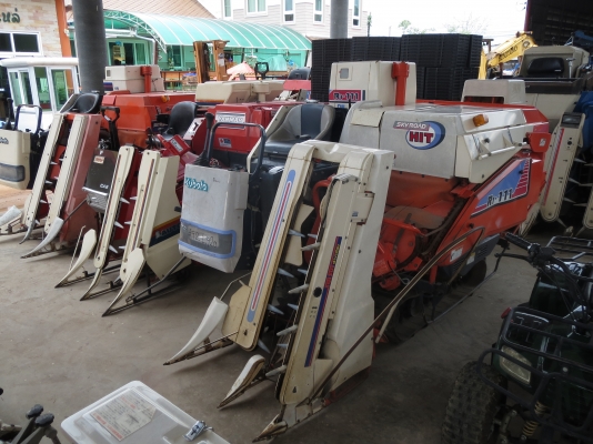 รถเกี่ยวข้าวนั่งขับ 11เเรง Yanmar Kubota