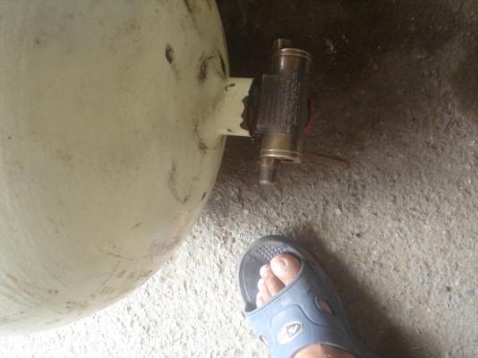 ขายถูกๆๆถังNGVสภาพใหม่มี 3 ถังใบละ3,000บาทจัดส่งทั่วไทย