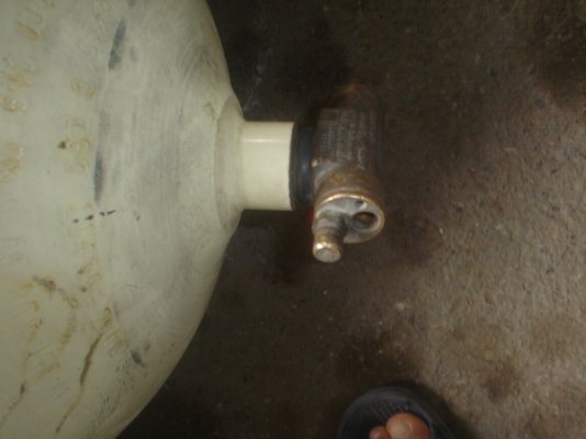 ขายถูกๆๆถังNGVสภาพใหม่มี 3 ถังใบละ3,000บาทจัดส่งทั่วไทย