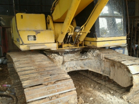 ขาย แบคโฮ โกมัสสุ รุ่น 6  สนใจติดต่อ (คุณธีรเดช) 081-0873744