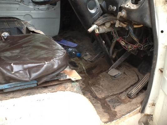 ขายด่วน NISSAN hqc 340 เครื่อง isuzu 85hp 4ba1 ยางพอใช้แคคชชีไม่บวมใช้งานทุกวัน