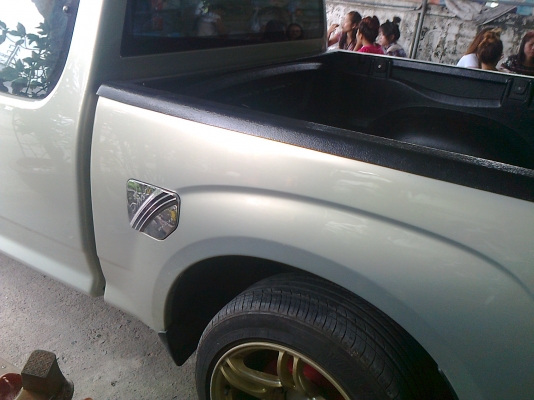 โกรซีรี่08มือเดียวป้ายแดงไม่เคยชนหรือทำสีเดิมๆวิ่งแสนกว่าโลสภาพตัวจริงๆสวยมากๆชุดแต่งล้อแมกเครื่องเสียงให้ครบกระจกไฟฟ้าติดตั้ง ภายในสอาดเพราะใช้ผ้าปูไว้(ในรูปไม่ได้ล้างทำความสอาดรับประกันความสวยเดิมๆ