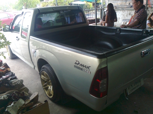 โกรซีรี่08มือเดียวป้ายแดงไม่เคยชนหรือทำสีเดิมๆวิ่งแสนกว่าโลสภาพตัวจริงๆสวยมากๆชุดแต่งล้อแมกเครื่องเสียงให้ครบกระจกไฟฟ้าติดตั้ง ภายในสอาดเพราะใช้ผ้าปูไว้(ในรูปไม่ได้ล้างทำความสอาดรับประกันความสวยเดิมๆ