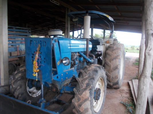 ขายรถไถฟอร์ด  T5  6600  2 เพลา รถบ้านพร้อมใช้งาน จดทะเบียน ปี 2551