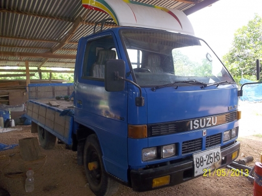 ขาย4ล้อ    เครื่อง  74  แรงม้าหัวเก๋ง NKR เกียร์ยาวหัวเก๋งยกได้