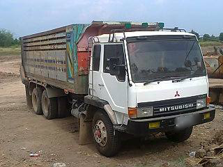 ขายสิบล้อดั๊มพ์ Mitsubishi turbo ซีเรียล 2,&times;&times;&times; ด.มิเนียม เครื่อง 6D16 turbo 220 แรง เกียร์อิตั้น ทะเบียนพร้อม