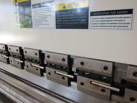 เครื่องพับ CNC 250 Tons x 3100 มม.