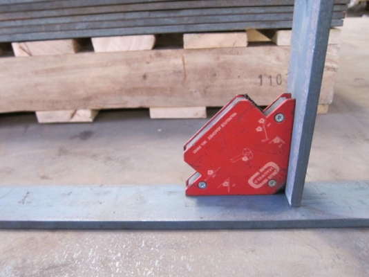 แม่เหล็กช่วยจับงานเชื่อม