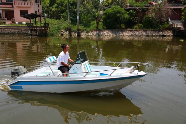 ขายเครื่อง Honda B100  10 แรง4จังหวะกับ suzuki 40 แรงสองจังหวะครับ