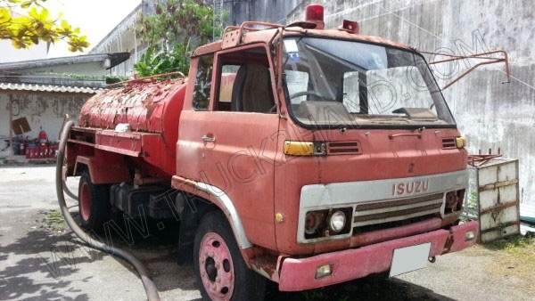 สนใจประมูลรถราชการรวม 3 คัน พรุ่งนี้ให้เสนอราคาได้ครับ(รายการที่ 1 รถบรรทุก 6 ล้อบรรทุกน้ำ ยี่ห้อ ISUZU)