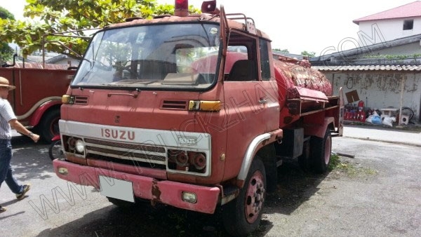 สนใจประมูลรถราชการรวม 3 คัน พรุ่งนี้ให้เสนอราคาได้ครับ(รายการที่ 1 รถบรรทุก 6 ล้อบรรทุกน้ำ ยี่ห้อ ISUZU)