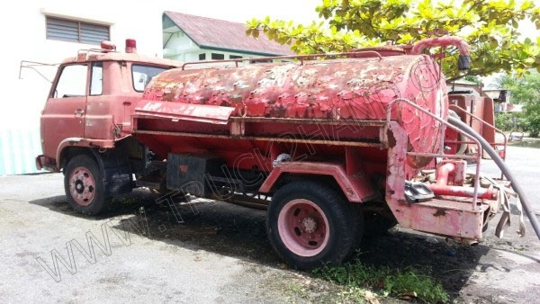 สนใจประมูลรถราชการรวม 3 คัน พรุ่งนี้ให้เสนอราคาได้ครับ(รายการที่ 1 รถบรรทุก 6 ล้อบรรทุกน้ำ ยี่ห้อ ISUZU)