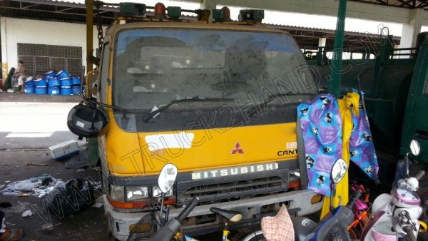 สนใจประมูลรถราชการรวม 3 คัน พรุ่งนี้ให้เสนอราคาได้ครับ(รายการที่ 3 รถยกถังขยะ ยี่ห้อ MITSUBISHI )