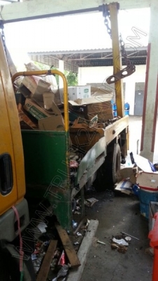 สนใจประมูลรถราชการรวม 3 คัน พรุ่งนี้ให้เสนอราคาได้ครับ(รายการที่ 3 รถยกถังขยะ ยี่ห้อ MITSUBISHI )