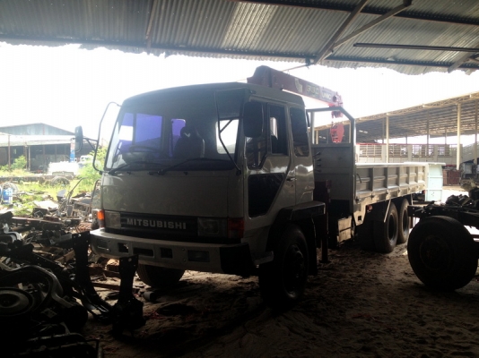 ขายด่วน FUSO 6 ล้อติดเครน 3 ตัน ทำใหม่ทั้งคันสภาพสวยพร้อมเล่มทะเบียนสนใจรีบเลยครับ