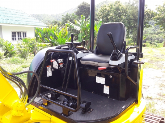 ขออนุญาติขาย Komatsu pc30 mr2